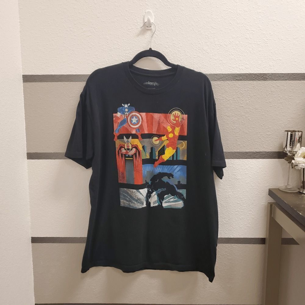 Marvel Super Hero Graphic Tee. Size XXL.